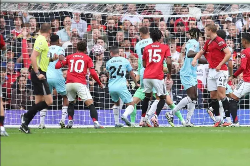 مانشستر يونايتد ضد بيرنلي